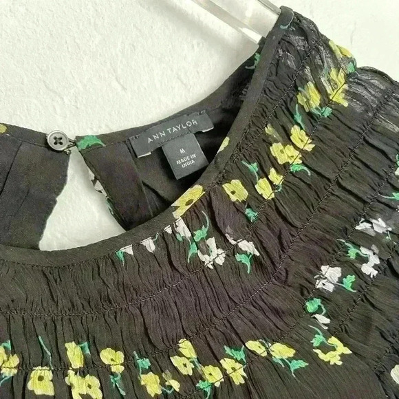 Ann Taylor Black Floral Smocked Shift Dress M - Picture 5 of 7
